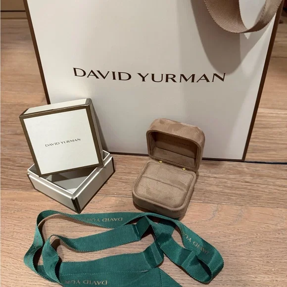 David Yurman Cream and Brown Box Set - Picture 6 of 8
